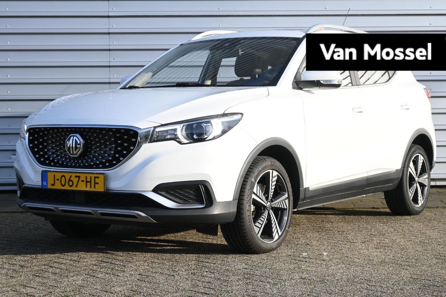 MG ZS - Luxury 45 kWh Panoramadak | Leder | Stoelverwarming | Achteruitrijcamera | Navigatie | App - AutoWereld.nl