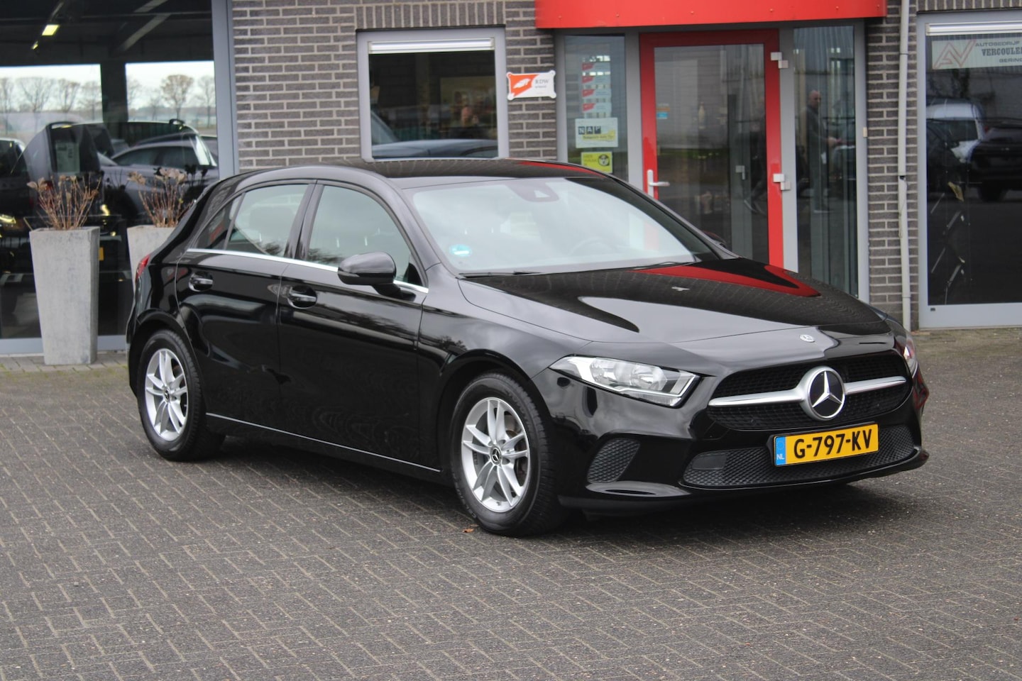 Mercedes-Benz A-klasse - 180 Style  Clima/Camera/Dealer onderhoud Incl Garantie! - AutoWereld.nl