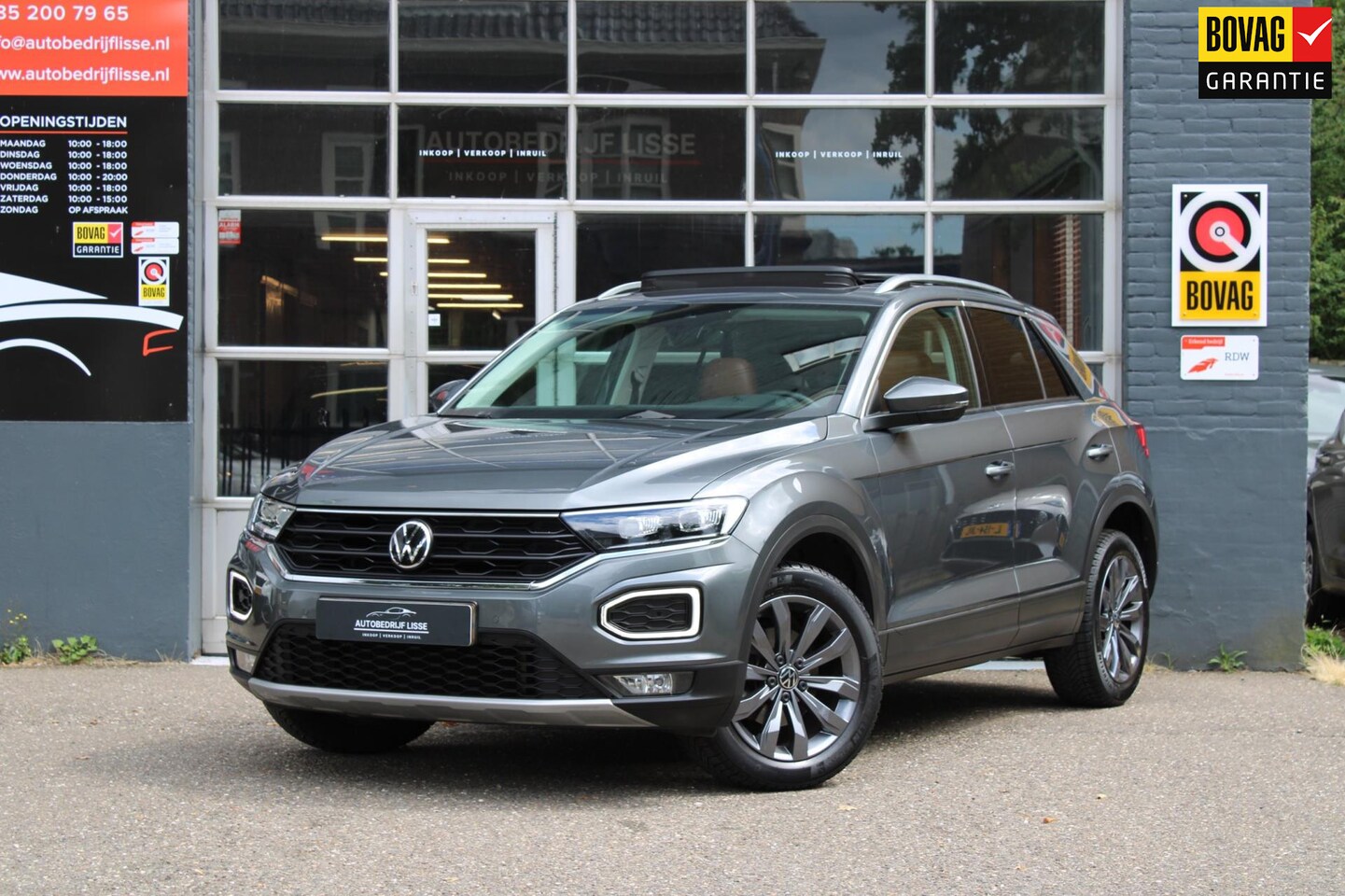 Volkswagen T-Roc - 1.0 TSI Style Business Pano Virtual Carplay - AutoWereld.nl