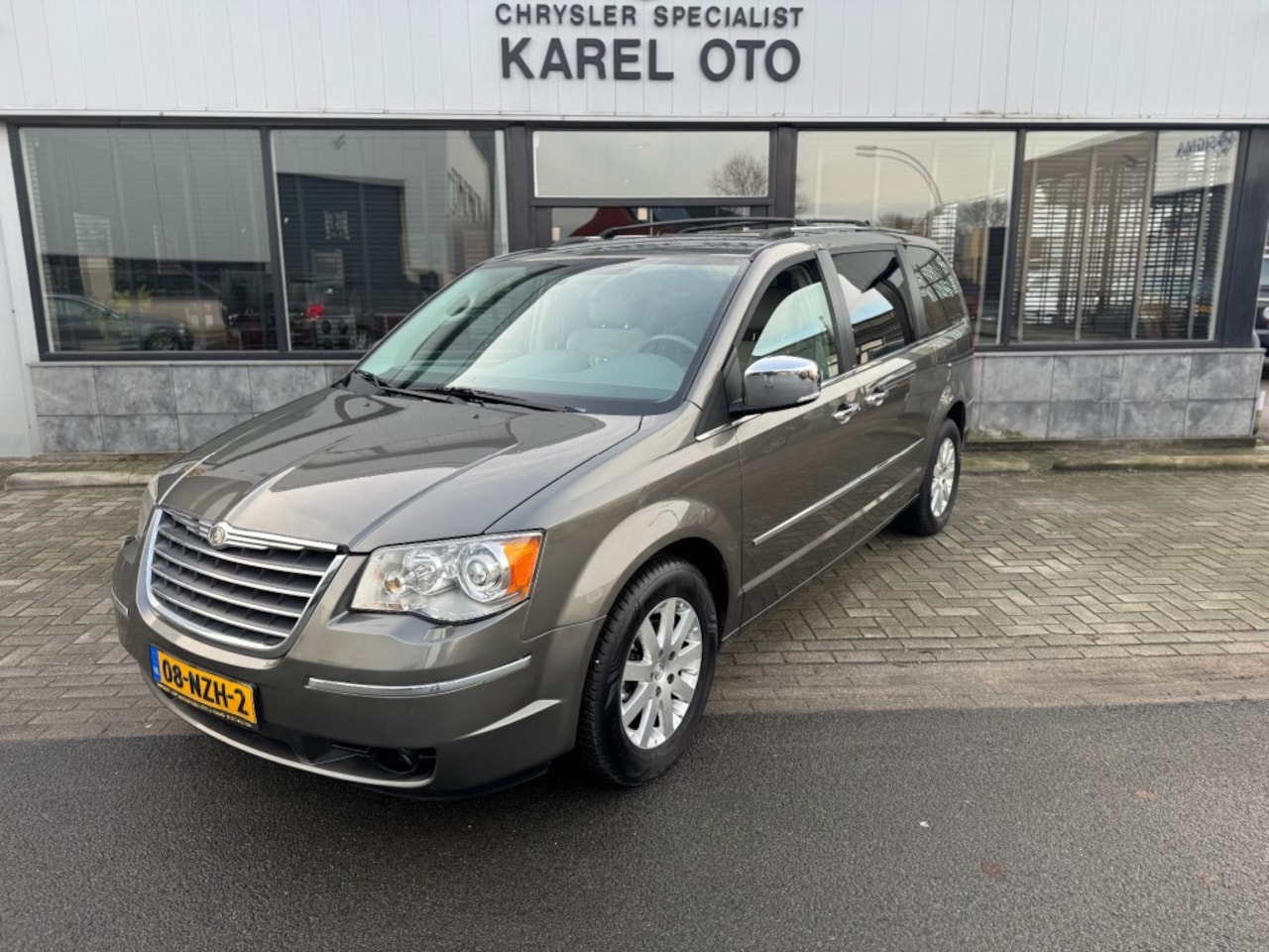 Chrysler Grand Voyager - 3.8 V6 LIMITED ED. - AutoWereld.nl