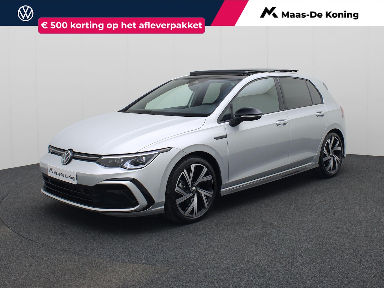 Volkswagen Golf - 1.5eTSI/150PK R-Line Blackstyle DSG · Panoramadak · Trekhaak · Camera + Parkeersensoren · - AutoWereld.nl