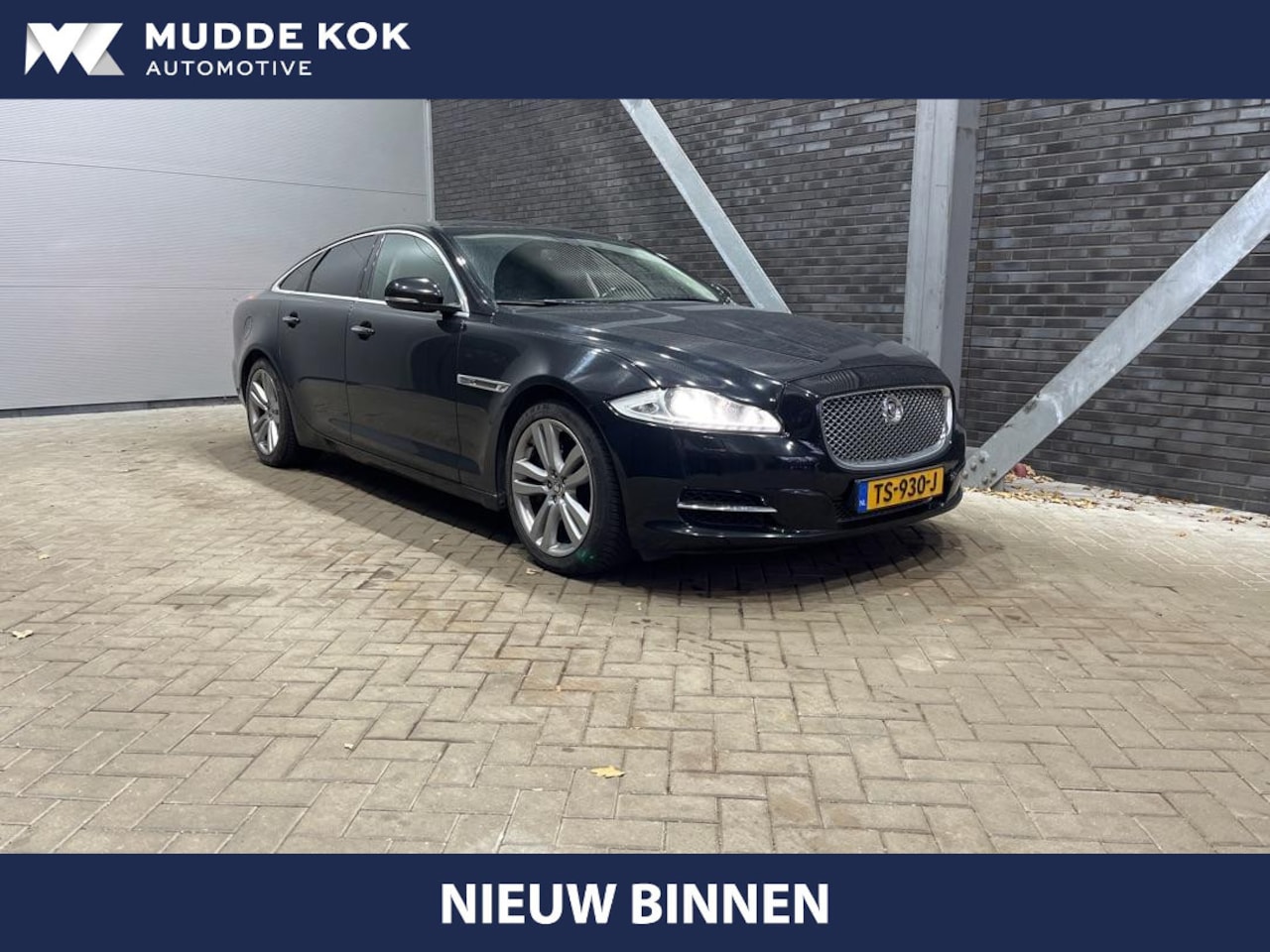 Jaguar XJ - 2.0 Portfolio | Panoramadak | Leder | Camera | Stoelverwarming | Getint Glas - AutoWereld.nl
