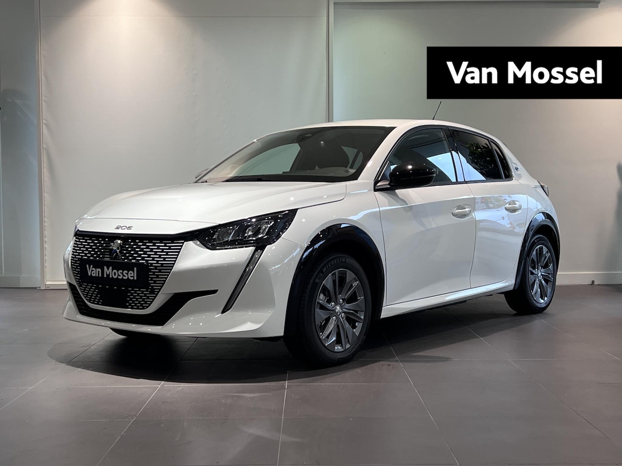 Peugeot e-208 - EV Allure Pack 50 kWh Adaptieve Cruise Control | LMV | Apple Carplay & Android Auto - AutoWereld.nl