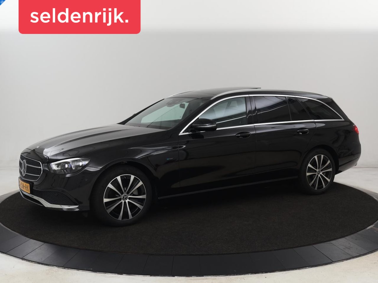 Mercedes-Benz E-klasse - 300e Avantgarde | Panoramadak | Adaptive cruise | Stoelverwarming | Carplay | Camera | Sfe - AutoWereld.nl