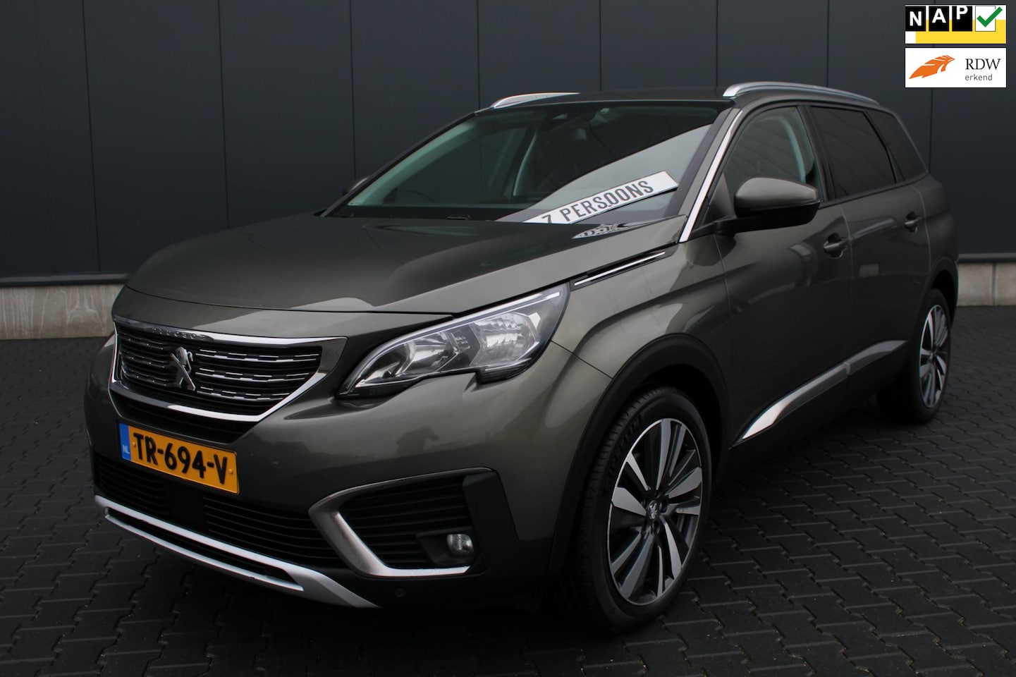 Peugeot 5008 - 1.2 PureTech Blue Lease Premium Trekhaak - AutoWereld.nl