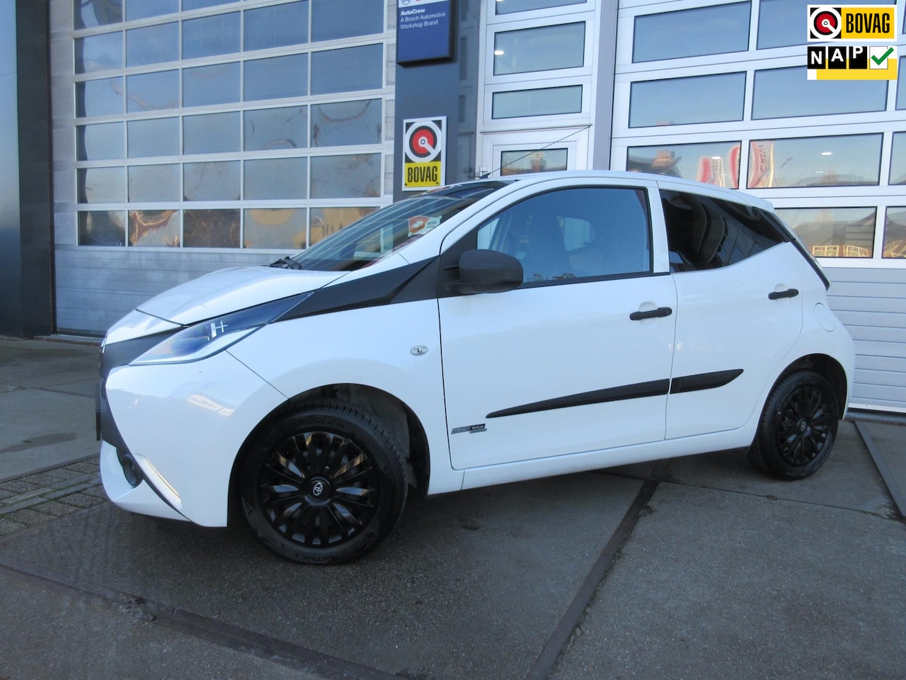 Toyota Aygo - 1.0 VVT-i x-now / Audio / Airco / D-Glas - AutoWereld.nl