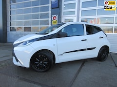 Toyota Aygo - 1.0 VVT-i x-now / Audio / Airco / D-Glas