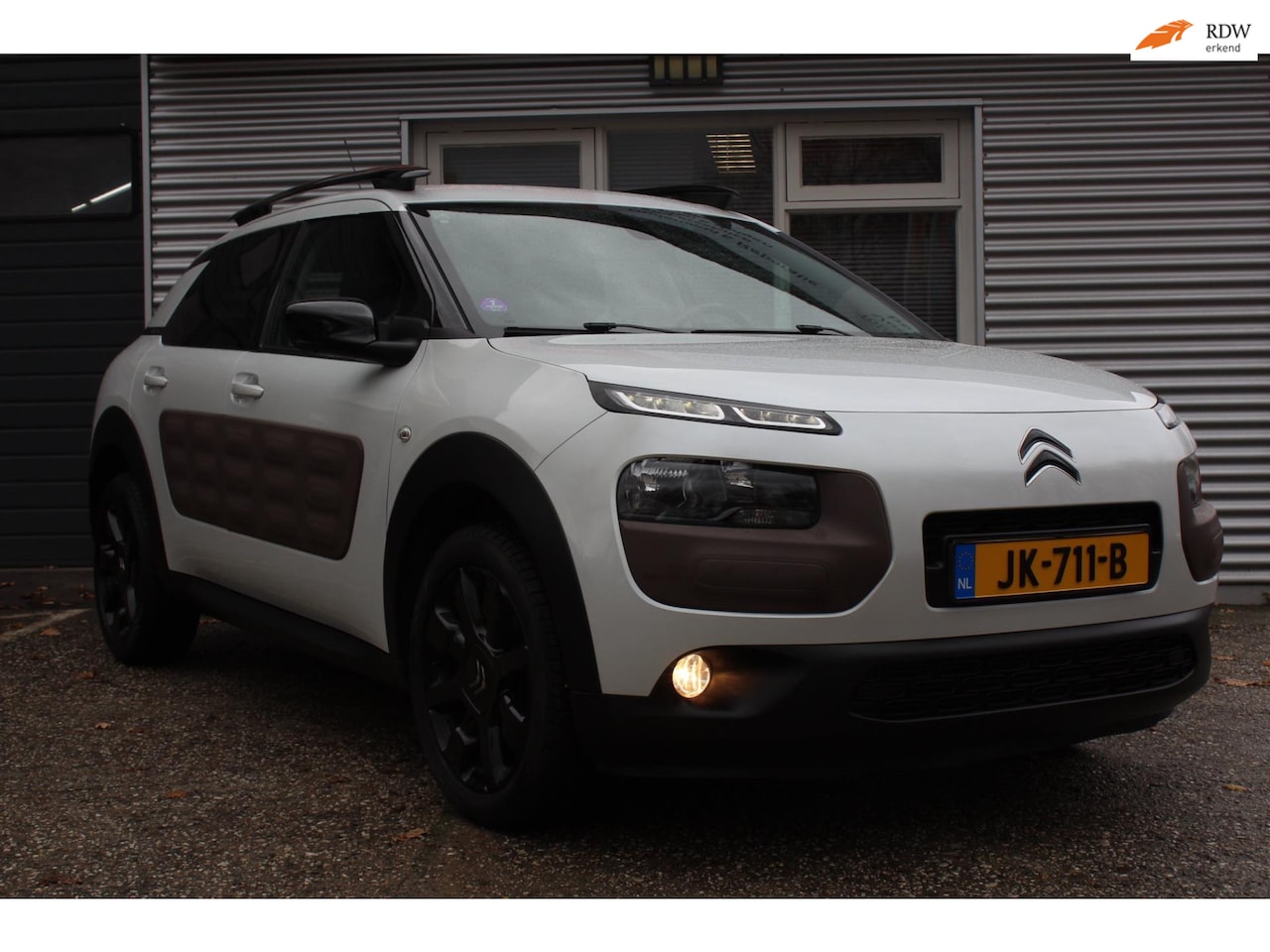 Citroën C4 Cactus - 1.2 PureTech Business 1.2 PureTech Business 5-deurs, nieuwe distributie-set, netjes, zuinig, trekhaak, parkeerse - AutoWereld.nl