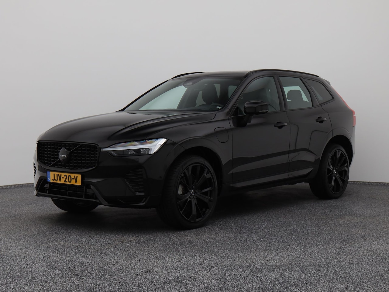 Volvo XC60 - 2.0 T6 Plug-in hybrid AWD Ultra Black Edition | PANO | 360° | ADAPTIVE | HUD | H&K | LUCHT - AutoWereld.nl