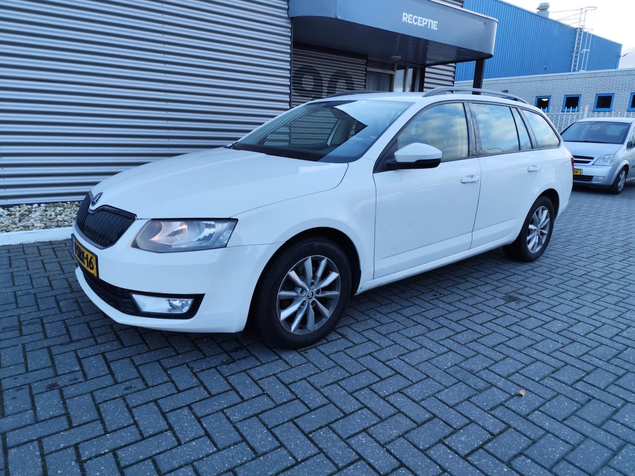 Skoda Octavia Combi - 1.6 TDI Ambition Businessline 1.6 TDI Ambition Businessline |ex bpm| - AutoWereld.nl