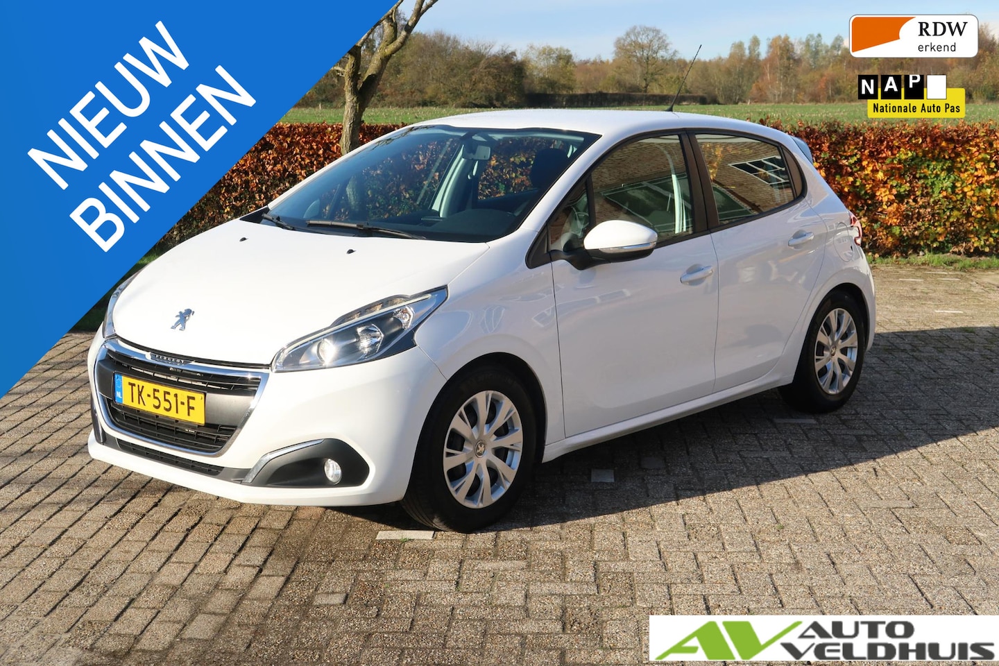 Peugeot 208 - 1.2 PureTech Blue Lion CARPLAY NAVI - AutoWereld.nl
