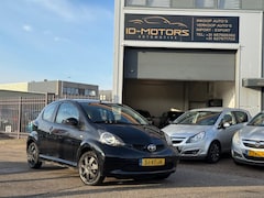 Toyota Aygo - 1.0-12V + 14-12-2026 apk nap airco navi sport