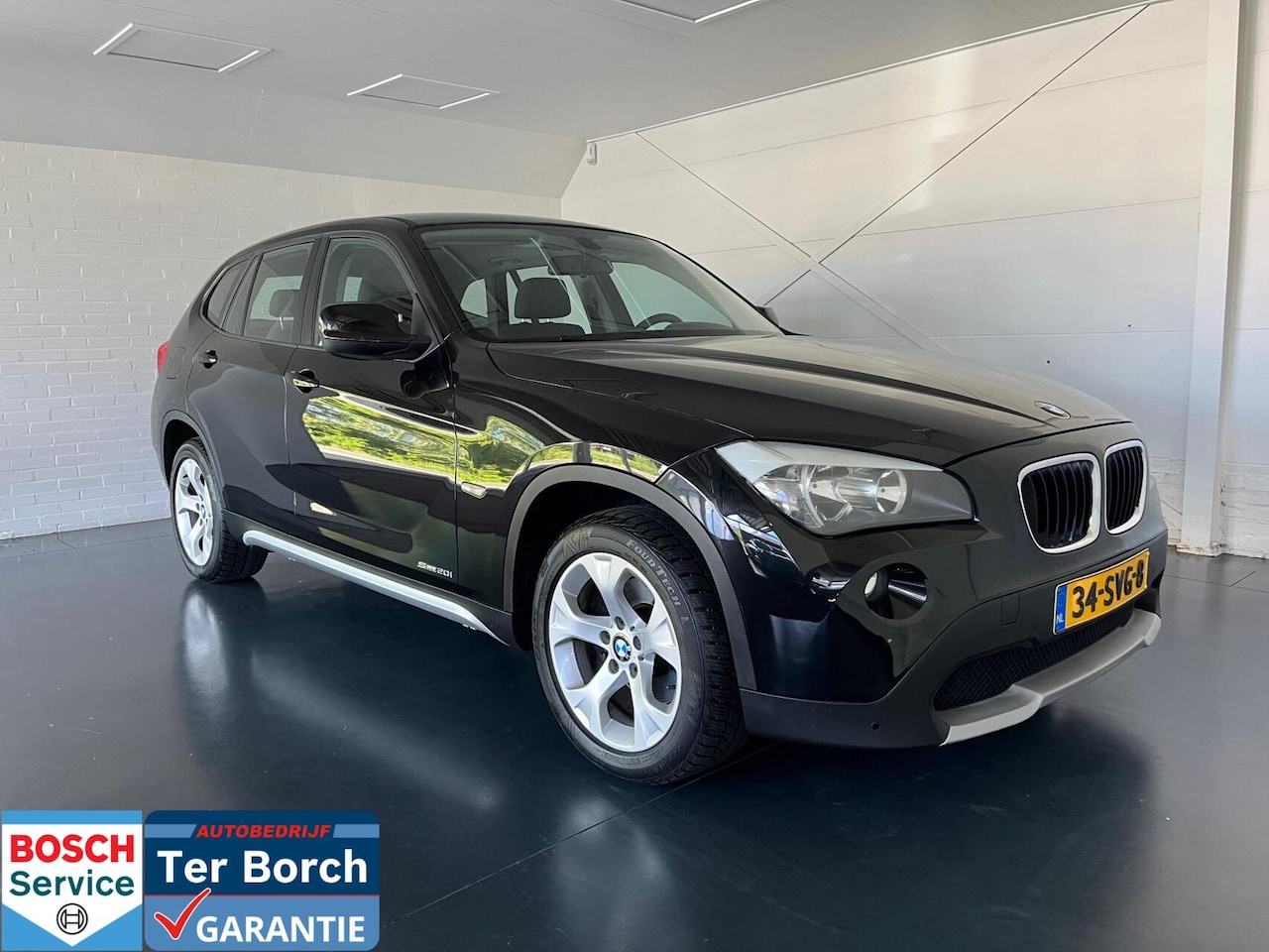 BMW X1 - sDrive20i Business,184PK,Automaat,Trekhaak,All-seasen - AutoWereld.nl