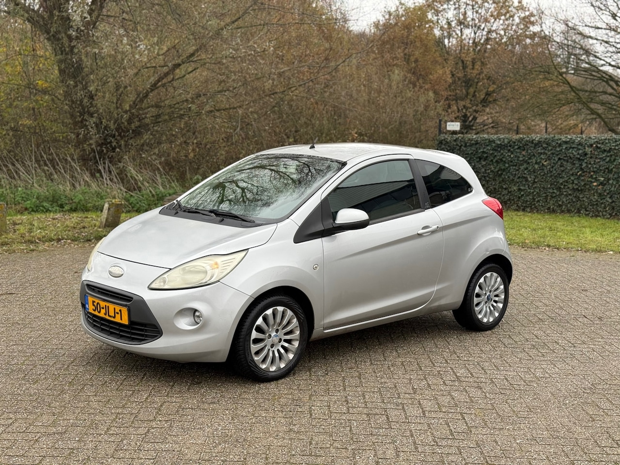 Ford Ka - 1.2 Titanium AIRCO I RUIME APK I INRUILKOOPJE I CENTRAAL - AutoWereld.nl