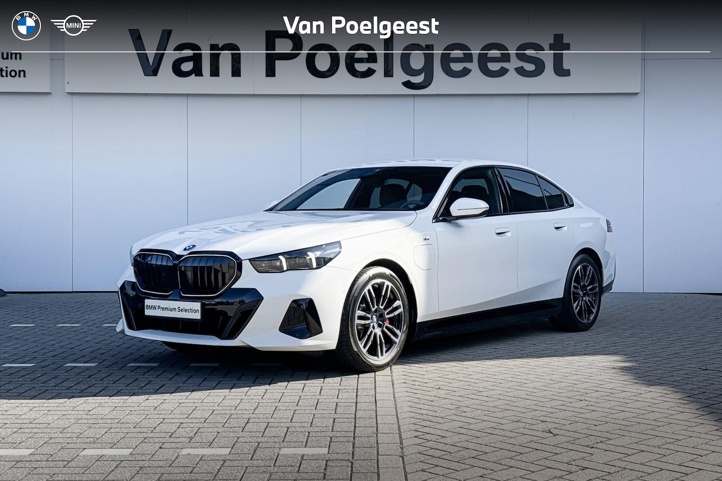 BMW 5-serie - Sedan 550e xDrive | Selections | M Sport | Driving Assistant Professional | stuur verwarmd - AutoWereld.nl