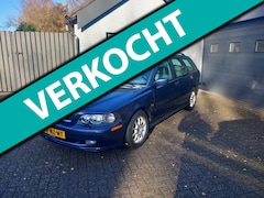 Volvo V40 - 2.0 Europa, Airco, Cruise control, Stoelverwarming, Parking system, Trekhaak, Lichtmetalen