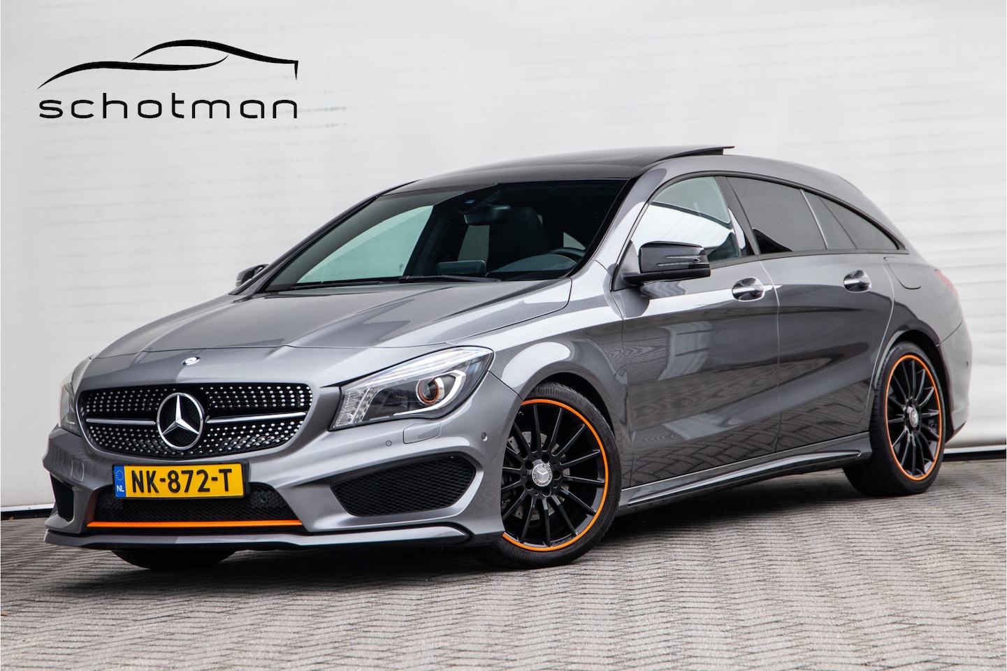 Mercedes-Benz CLA-klasse Shooting Brake - 180 AMG OrangeArt Edition Panorama, Navi, Sfeerverlichting 2015 - AutoWereld.nl