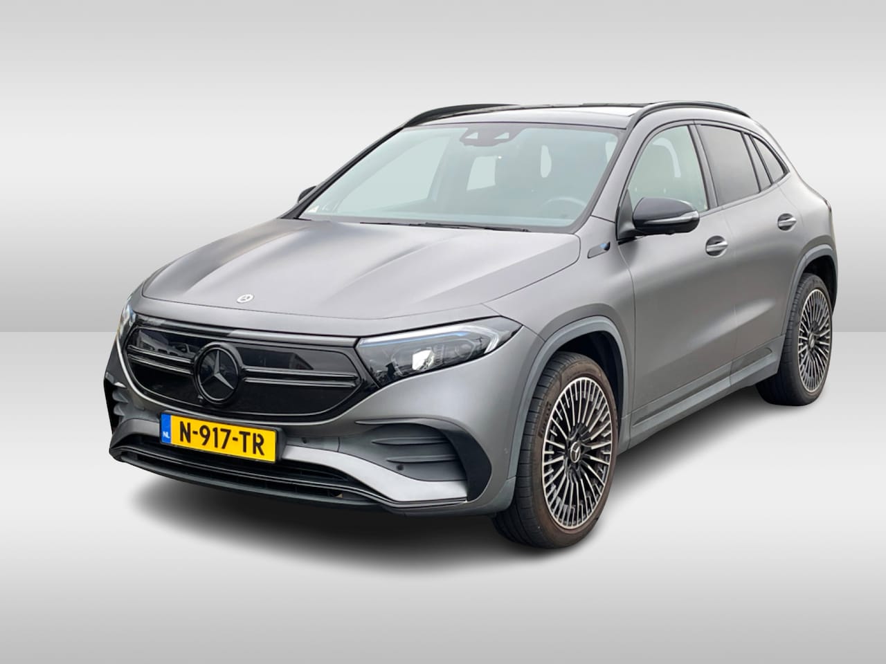 Mercedes-Benz EQA - 250 Business Solution AMG 67 kWh / Panoramadak / Camera / Head-up / Memory Seats / Burmest - AutoWereld.nl