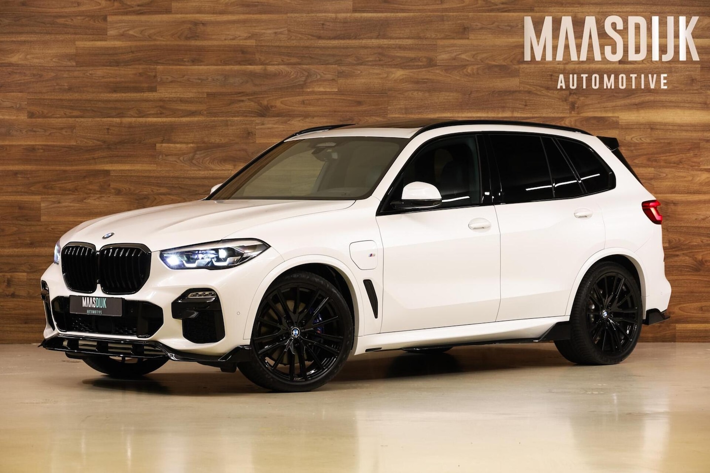 BMW X5 - xDrive45e M-Sport|Pano|HUD|Trekhaak|Laser|ACC|Keyless| - AutoWereld.nl