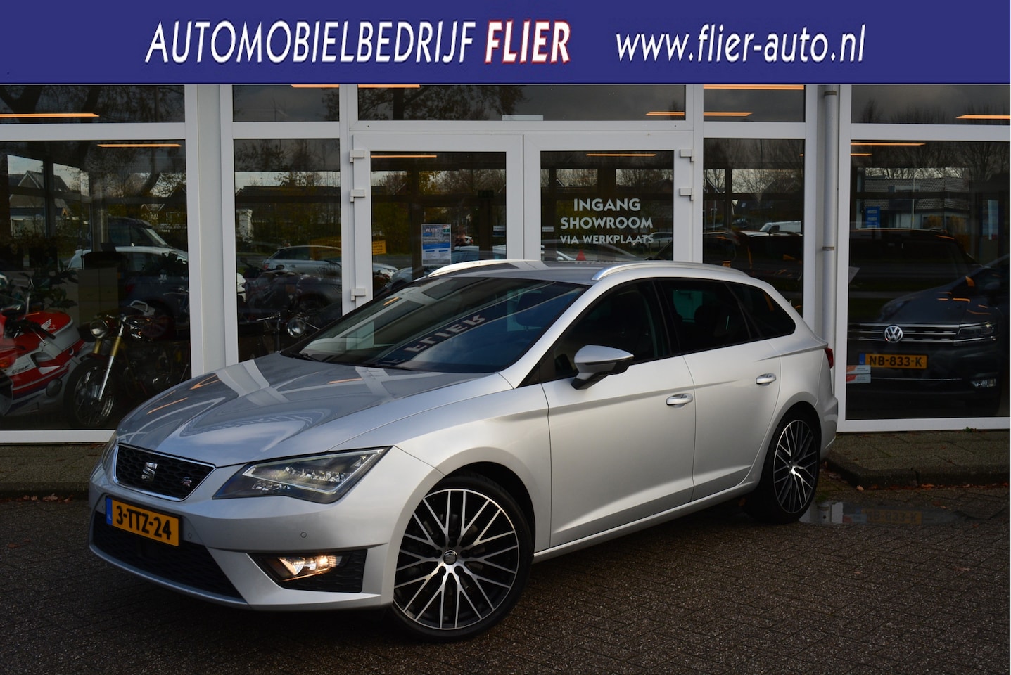 SEAT Leon ST - 1.8 180PK TSI FR Business | Adaptive | Trekhaak | PDC V+A | Orig. NL | NAP | - AutoWereld.nl
