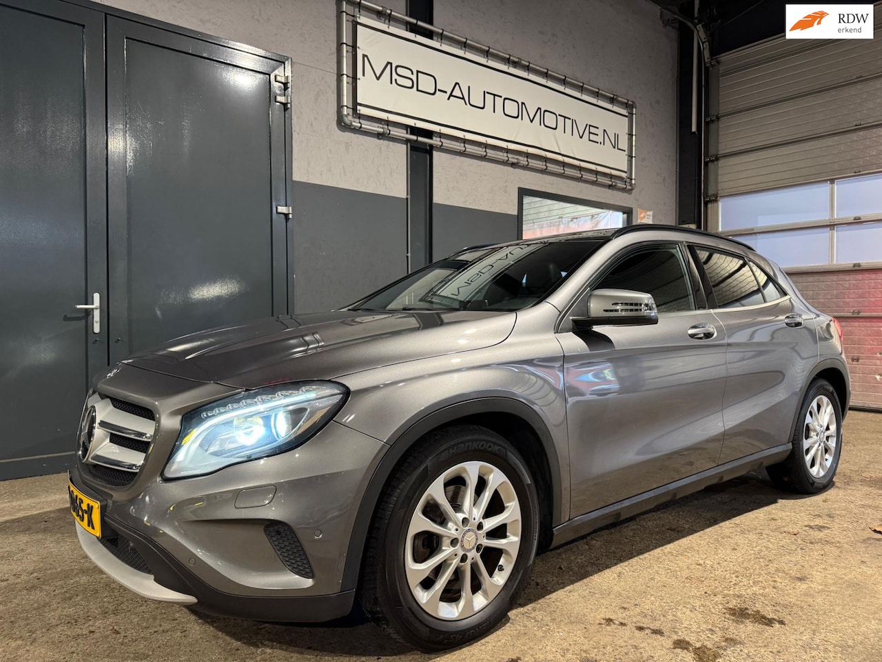 Mercedes-Benz GLA-Klasse - 180 Lease Edition Ambition Panoramadak Camera NAP - AutoWereld.nl