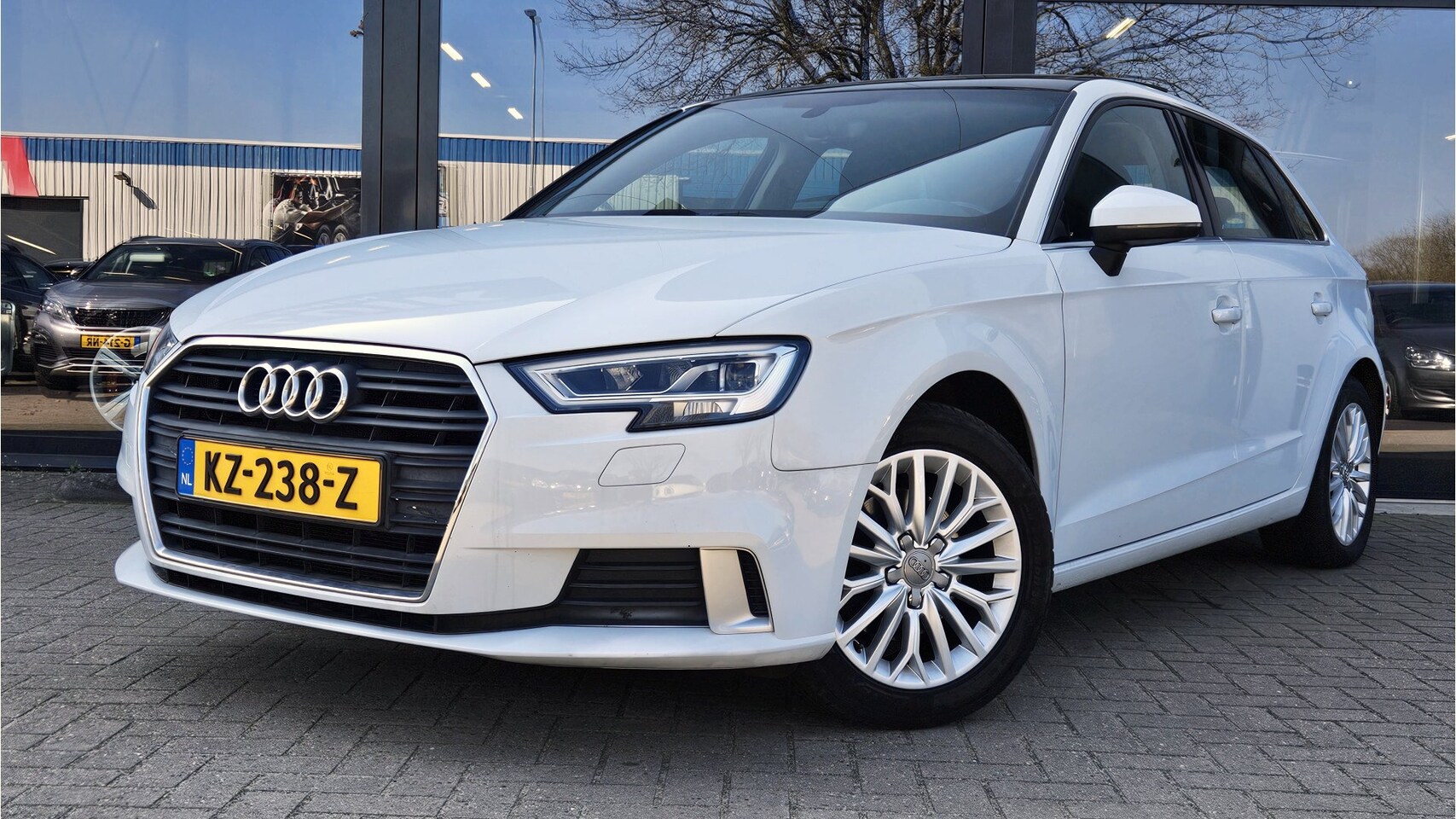 Audi A3 Sportback - 1.0 TFSI Sport Lease Edition + PANO DAK + XENON + NAVI + SPORTSTOELEN - AutoWereld.nl