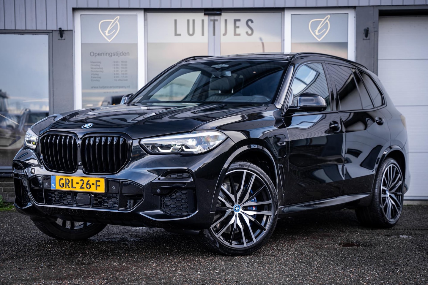 BMW X5 - XDrive45e M-Sport I Panorama I Trekhaak I 360° I Stoelmemo I Individual I HuD I ACC - AutoWereld.nl