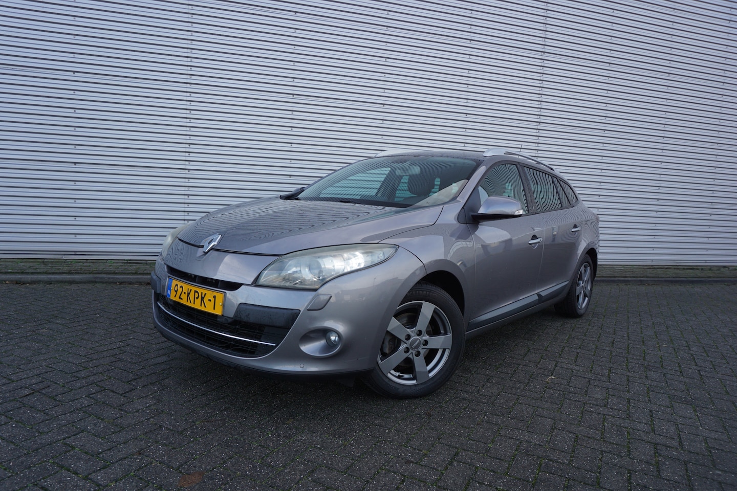 Renault Mégane Estate - 1.4 TCe Privilége Climate / Navi / Cruise / Leder / Stoelverw. / Parkeersens. / Trekhaak / - AutoWereld.nl