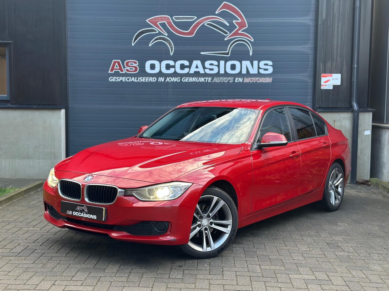 BMW 3-serie - 316d Automaat - CarPlay - Airco - AutoWereld.nl