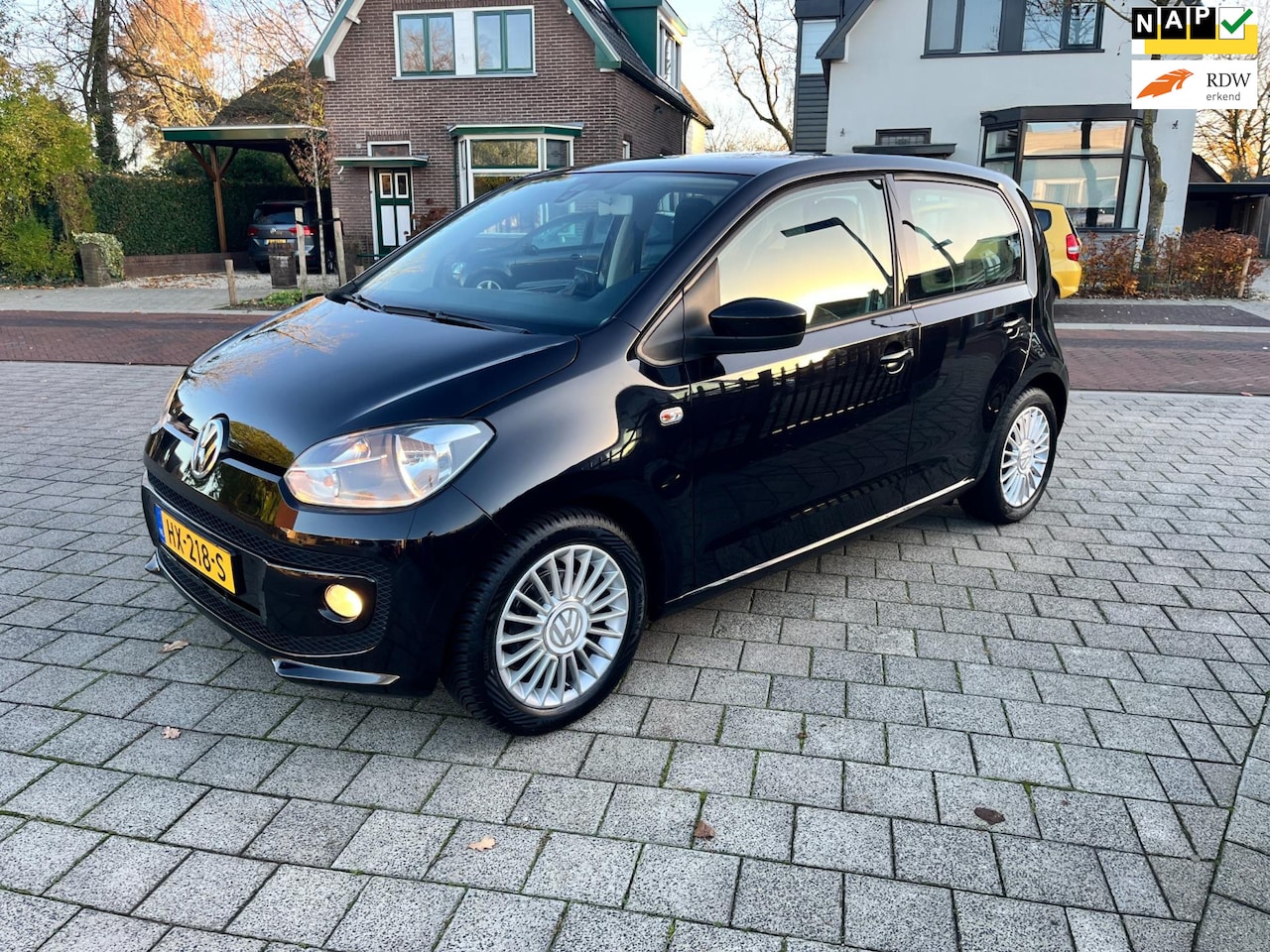 Volkswagen Up! - 1.0 high up! Navi isofix btw auto 1eig LM - AutoWereld.nl