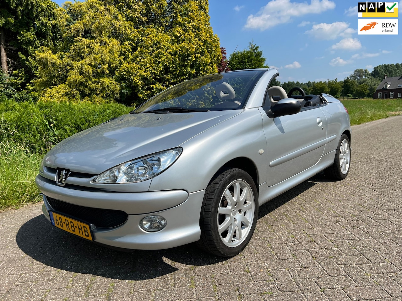 Peugeot 206 CC - 1.6-16V / cabrio! / airco / nap - AutoWereld.nl