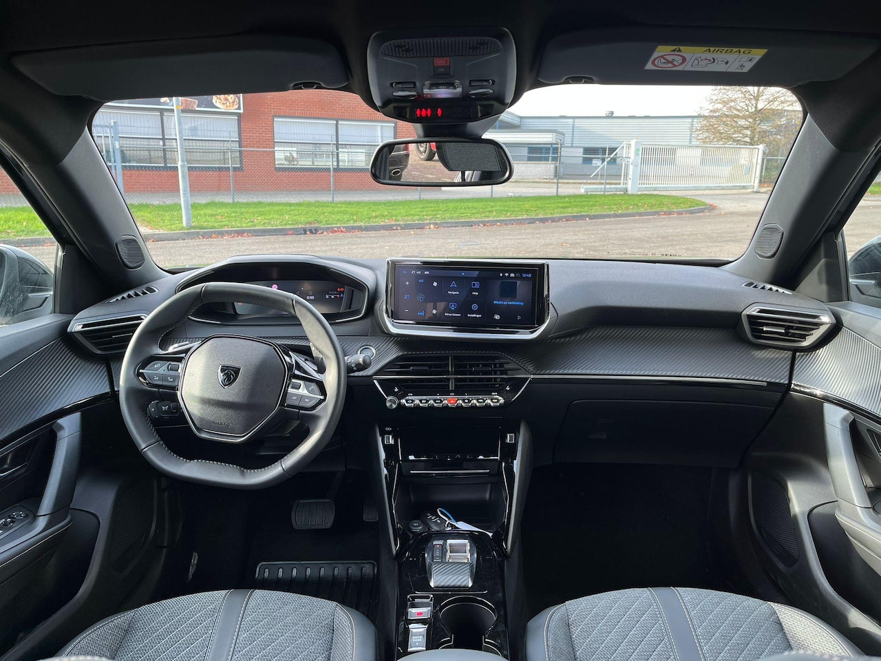 Peugeot 2008 - 1.2 PureTech 130 Allure 1.2 PureTech 130 Allure - AutoWereld.nl