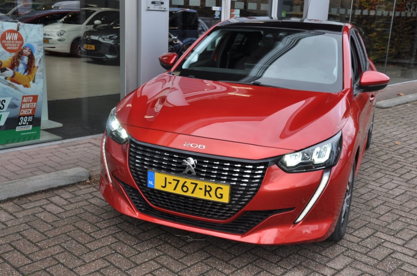 Peugeot 208 - Camera 1.2 PureTech Allure - AutoWereld.nl