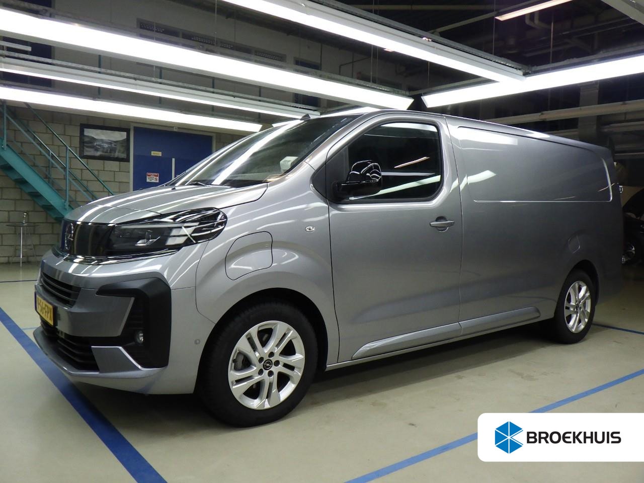Opel Vivaro Electric - L3 75 kWh | CAMERA | FULL LED | BETIMMEING LAADRUIMTE | KEYLESS ENTRY+START | APPLE CARPLA - AutoWereld.nl