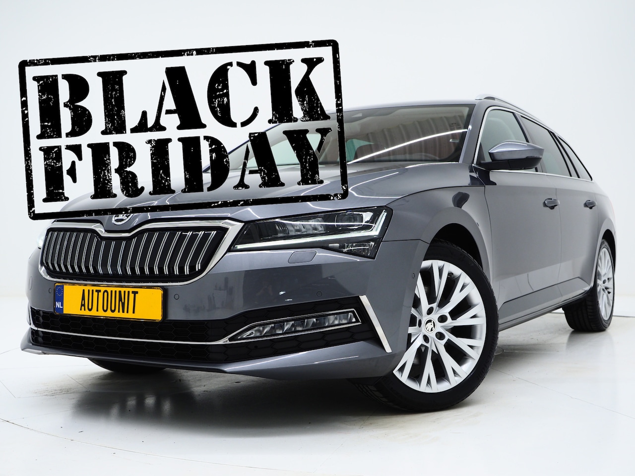 Skoda Superb Combi - 1.4 TSI iV 218PK Style | Leder/Alcantara | Trekhaak | Adaptive Cruise | 360 | Virtual | Me - AutoWereld.nl