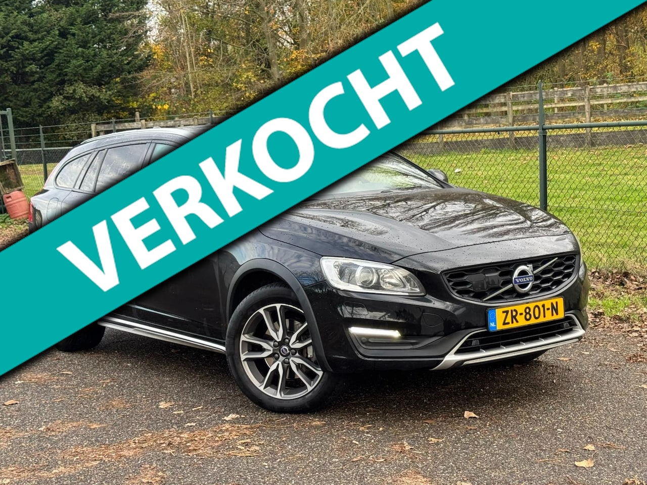 Volvo V60 Cross Country - 2.0 D4 Summum /Xenon/Navi/Camera/Trekhaak/ - AutoWereld.nl