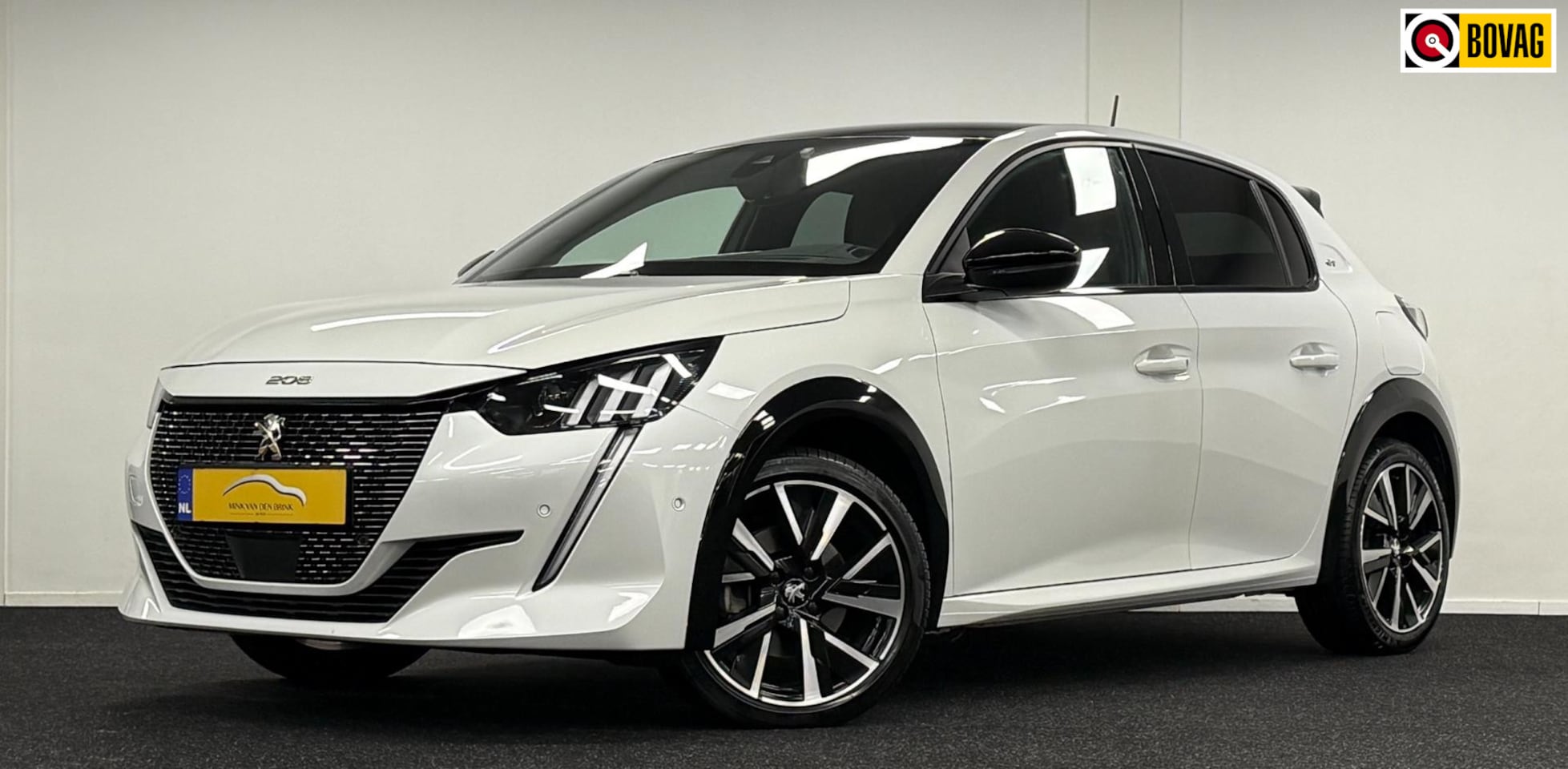 Peugeot 208 - 1.2 PureTech GT Pack*Automaat*Panodak*Navi*Camera*Stoelverw*Carplay - AutoWereld.nl