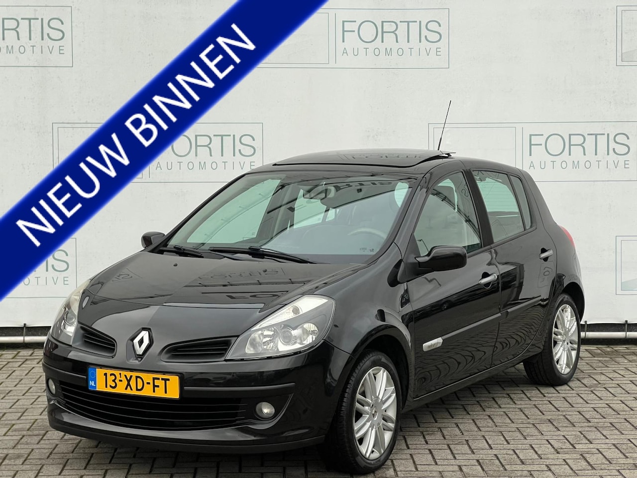 Renault Clio - 1.6-16V Initiale NL AUTO | PANO | LEDER | PARROT | STOELVERW | APK T/M 10/26 - AutoWereld.nl