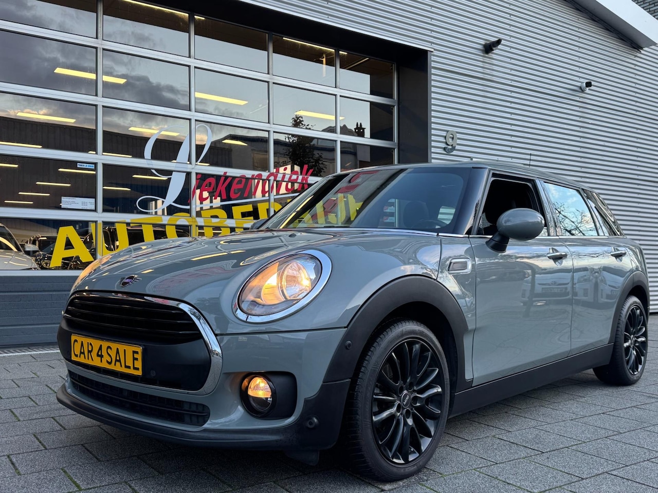 MINI Clubman - Mini 1.5 One Pepper II - Panorama dak I Airco I Sport velgen I PDC I Dealer onderhouden - AutoWereld.nl