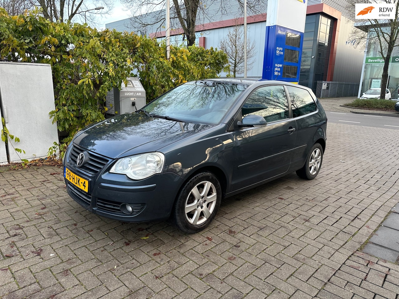 Volkswagen Polo - 1.4-16V Comfortline 1.4-16V Comfortline - AutoWereld.nl