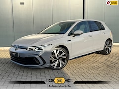 Volkswagen Golf - 1.5 eTSI R-Line * iQ Light * Side Assist * Ambient Light