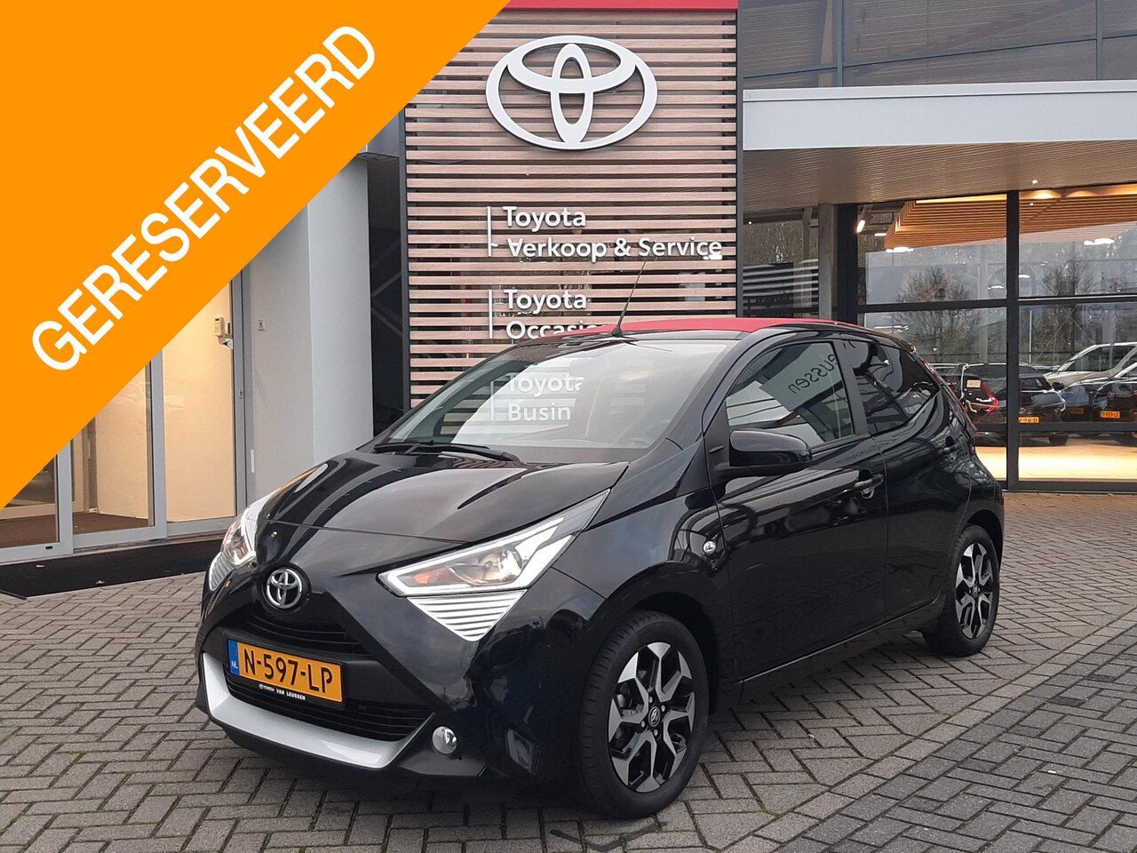 Toyota Aygo - 1.0 VVT-i x-joy cabrio NL-AUTO AUTOMAAT BLUETOOTH HANDSFREE LM-VELGEN AIRCO - AutoWereld.nl