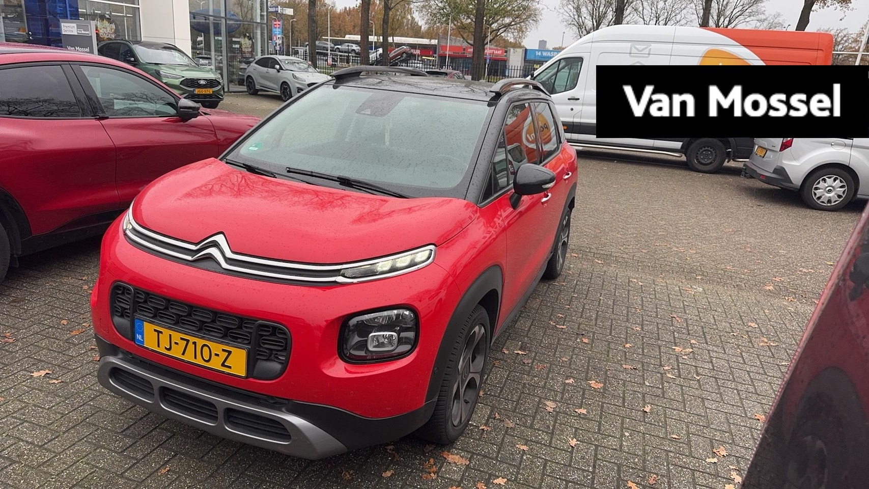 Citroën C3 Aircross - 1.2 PureTech S&S Shine Apple carplay | Trekhaak | Cruise control | Camera | Climate contro - AutoWereld.nl
