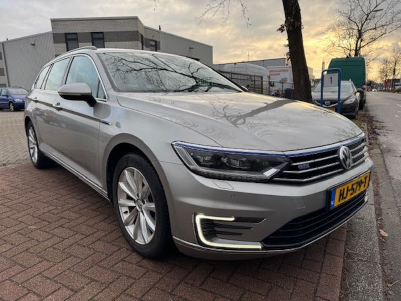 Volkswagen Passat Variant - 1.4 TSI GTE Automaat Airco/ECC,Navigatie,LED,Stoelverwarming - AutoWereld.nl
