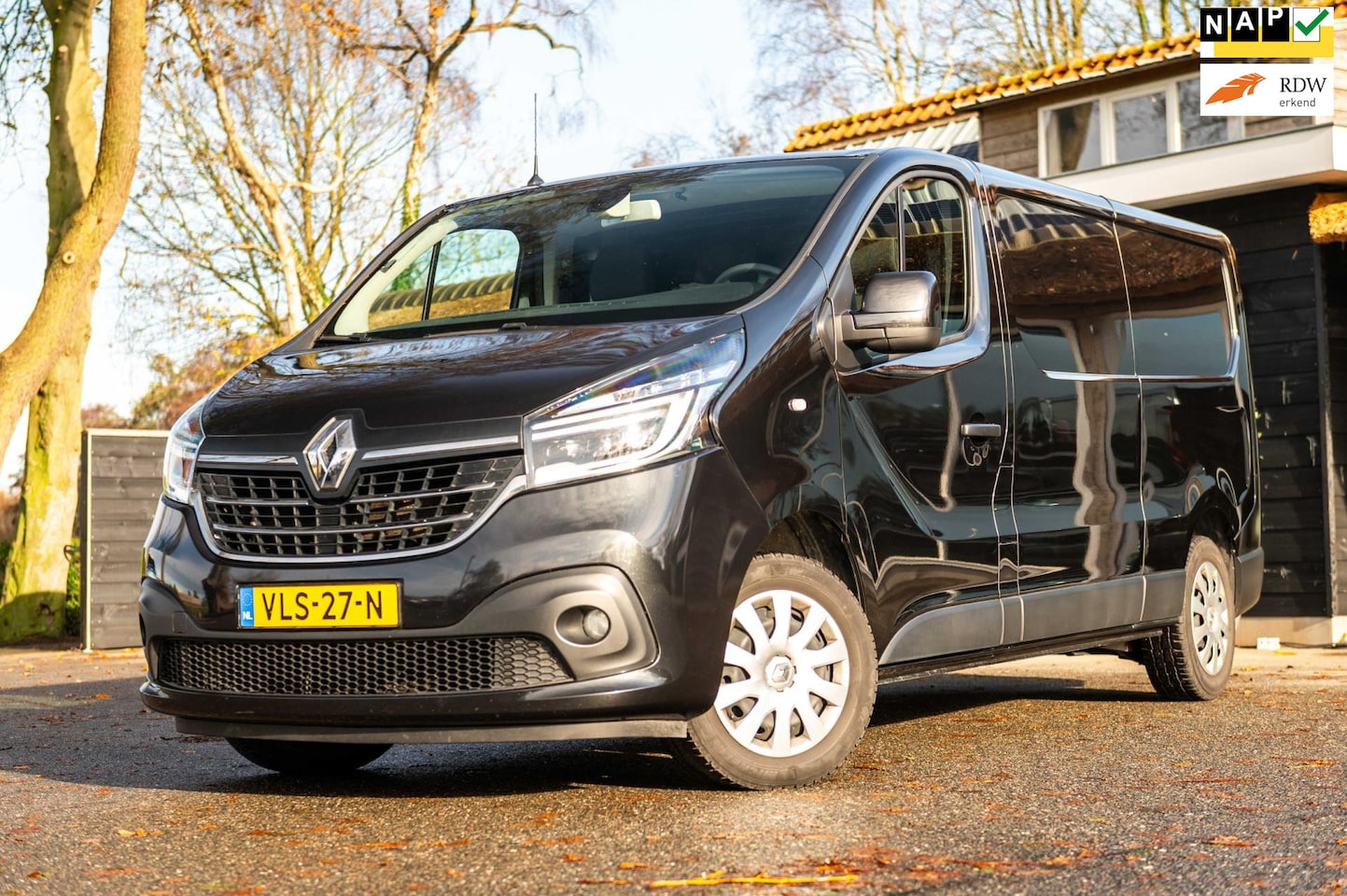 Renault Trafic - 2.0 dCi 145 T29 L2H1 Comfort Automaat I 3 Zitplaatsen I Led I Camera I Betimmering I Airco - AutoWereld.nl