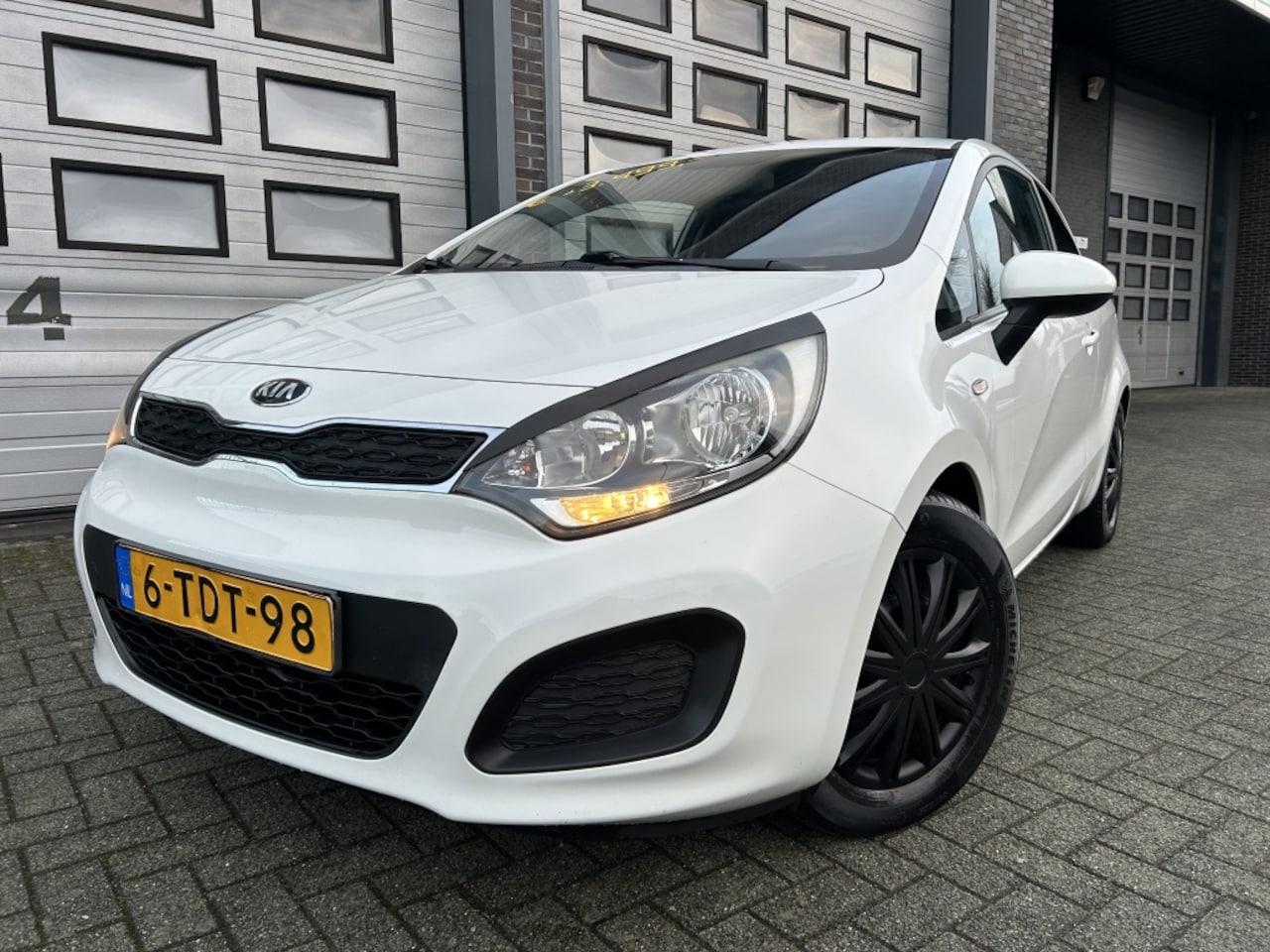 Kia Rio - 1.2 CVVT Comf. Pack Airco Nette Staat! - AutoWereld.nl
