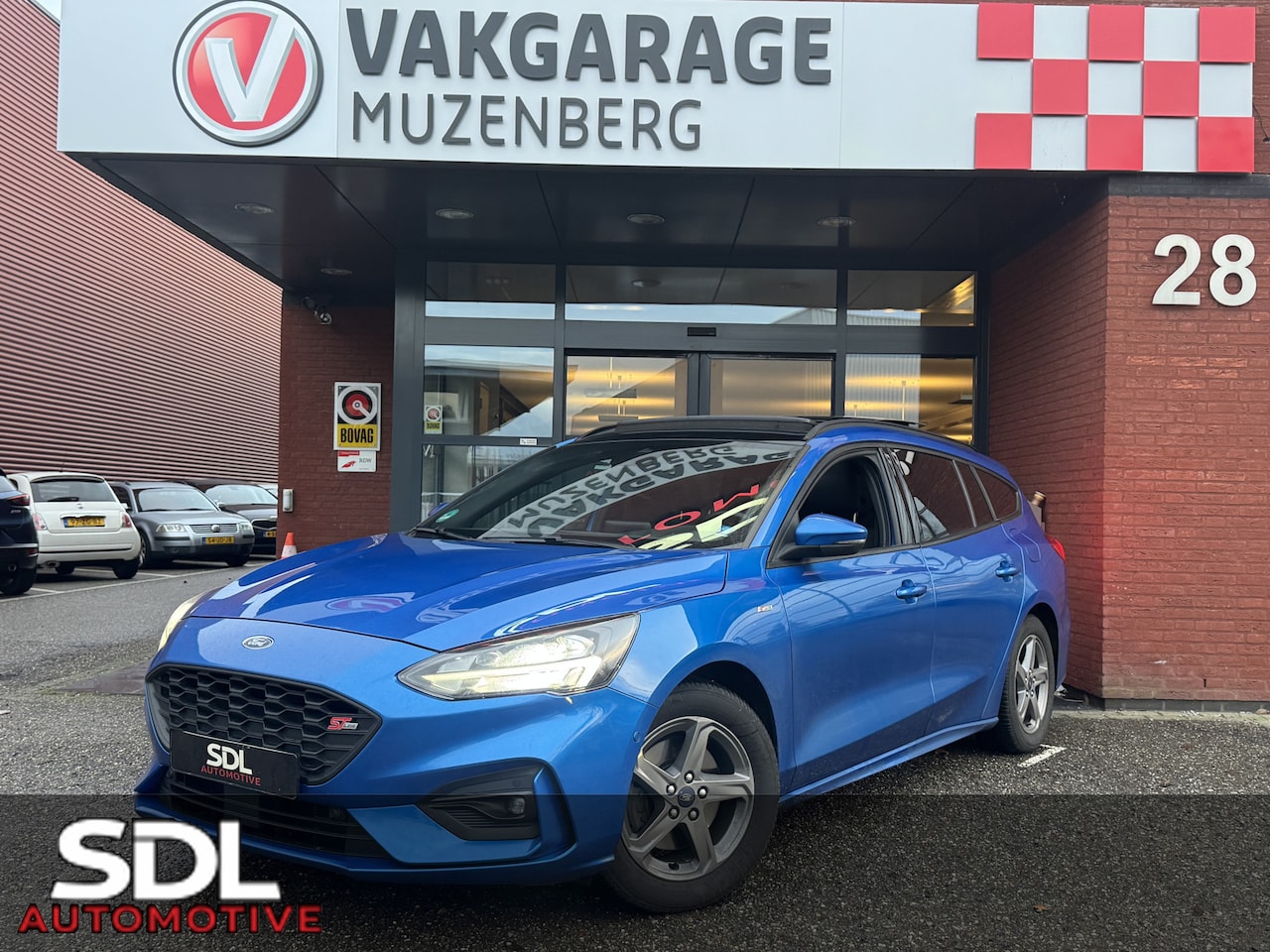 Ford Focus Wagon - 1.5 EcoBoost ST Line Business // B&O AUDIO // SCHUIF KANTEL DAK // NAVI // CAMERA // TREKH - AutoWereld.nl