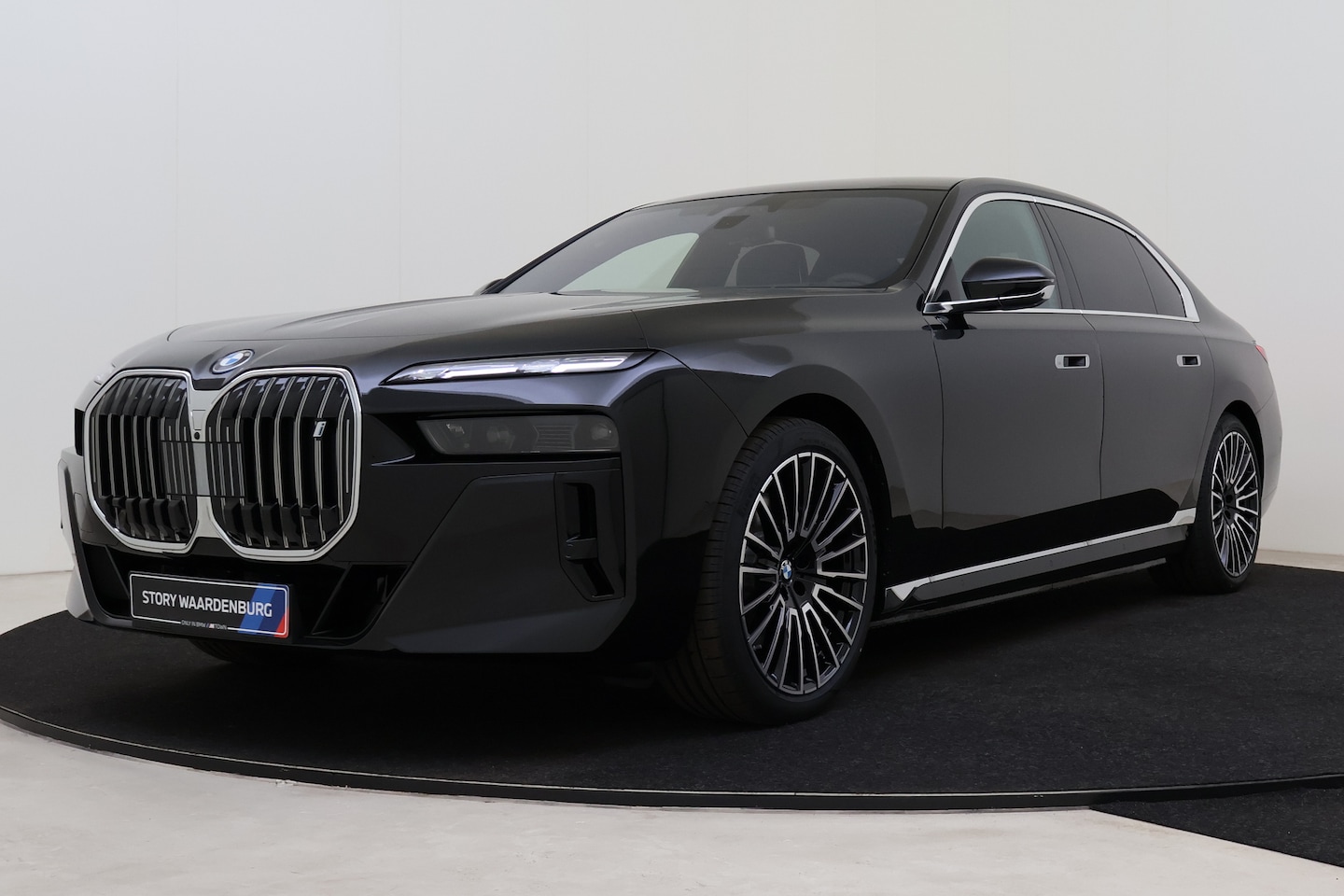 BMW i7 - eDrive50 M Sport / Panoramadak / Massagefunctie / Stoelventilatie / Parking Assistant Prof - AutoWereld.nl