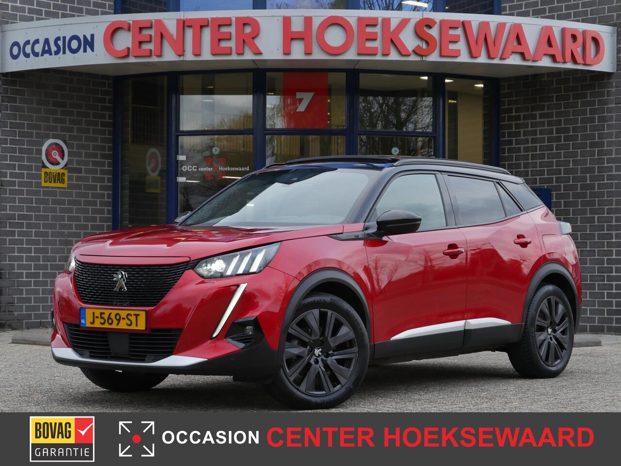 Peugeot e-2008 - EV 50kWh 136pk GT Sport | 3-Fase | Panoramadak | Rouge Elixir | - AutoWereld.nl