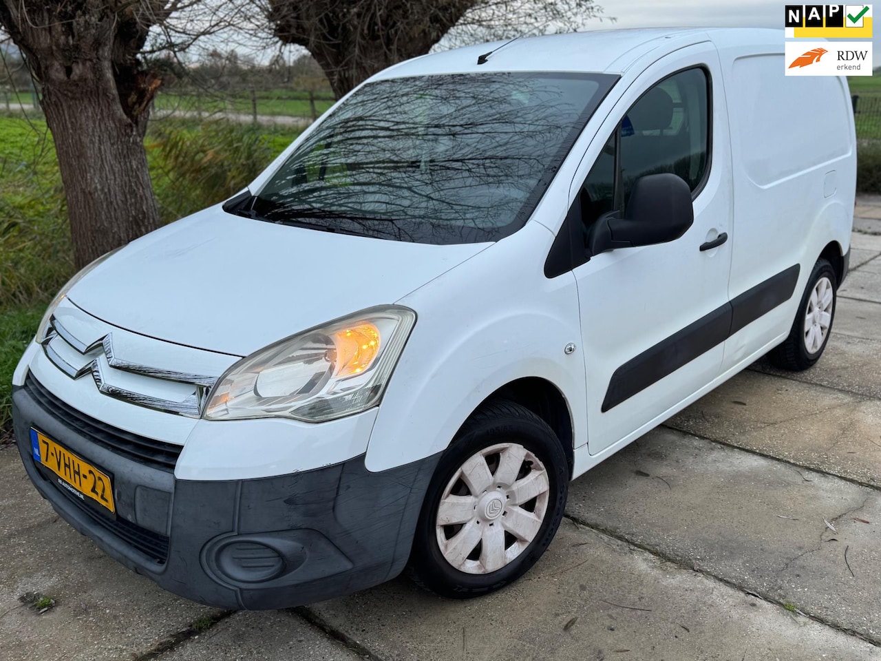 Citroën Berlingo - 1.6 HDIF 500 Club 2010 EURO 5 ZIJDEUR/3ZITS/CV/NWAPK/TOPSTAAT - AutoWereld.nl